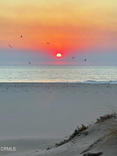 Detail Gallery Image 12 of 21 For 1235 Capri Way, Oxnard,  CA 93035 - 5 Beds | 2/1 Baths