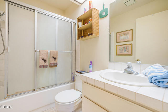 Detail Gallery Image 18 of 26 For 6909 Pala Mesa Dr, Oak Park,  CA 91377 - 4 Beds | 3 Baths