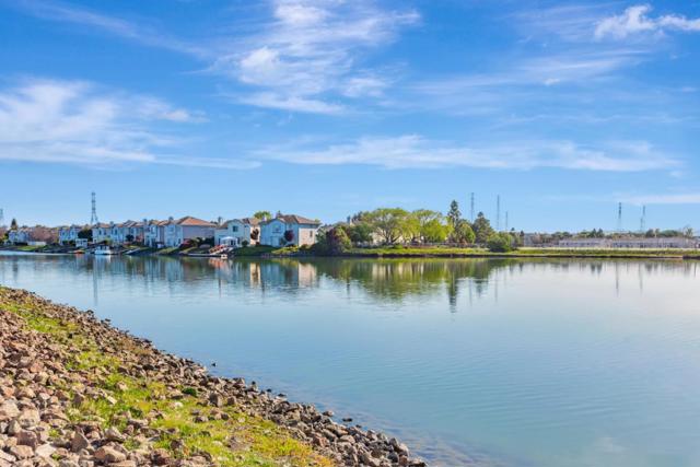 701 Baltic Circle, Redwood City CA: https://media.crmls.org/mediaz/0025ce44-fae3-46e5-a318-04a9f47aa3b1.jpg