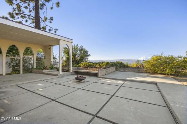 19715 Komar Drive, Tarzana CA: https://media.crmls.org/mediaz/0025ecdc-ee5e-41ab-88f8-2346f58f22a7.jpg