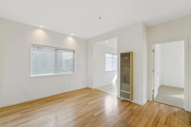 940 W Cliff Drive, Santa Cruz CA: https://media.crmls.org/mediaz/00261e9c-48b0-4d59-9084-90cff9f247fa.jpg