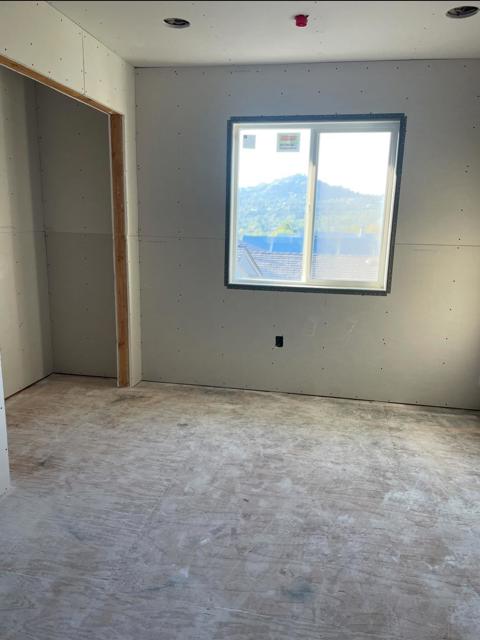 3335 37 S Barcelona St., Spring Valley CA: https://media.crmls.org/mediaz/0027273c-9bc1-40b4-9641-2cd86a09e413.jpg