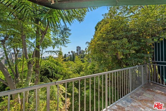 1237 Hilldale Avenue, West Hollywood CA: https://media.crmls.org/mediaz/0028c15d-a9eb-428a-b41a-456cbfc1fc08.jpg