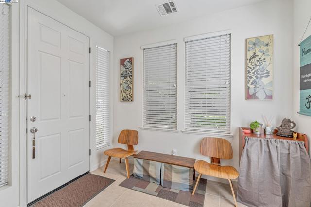 40252 Bonica Rose Terrace, Fremont CA: https://media.crmls.org/mediaz/002a1828-d4f6-4f91-8ac6-63488308e003.jpg