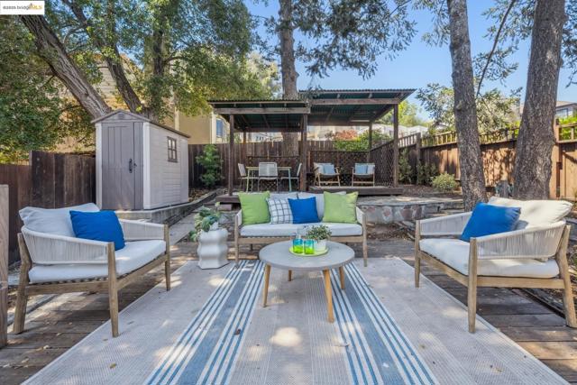 749 Mckinley Ave, Oakland CA: https://media.crmls.org/mediaz/002a2324-e6ed-458a-a4ef-e3713a0c6ee4.jpg