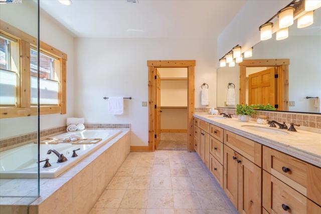 10023 S River Street, Truckee CA: https://media.crmls.org/mediaz/002a2fcc-ada4-4da3-9092-000143d36bbd.jpg
