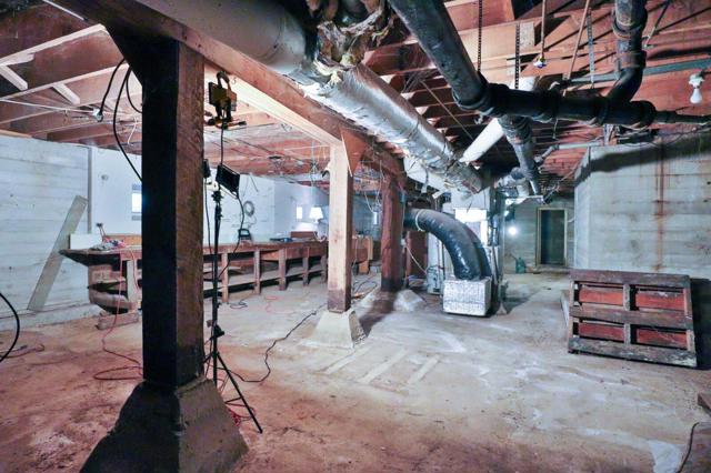 4980 Paradise Drive, Tiburon CA: https://media.crmls.org/mediaz/002a847c-e7b0-4308-a1cf-44b9e7bf0b00.jpg