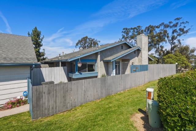 Detail Gallery Image 4 of 34 For 1106 Corral, Escondido,  CA 92026 - 2 Beds | 2 Baths