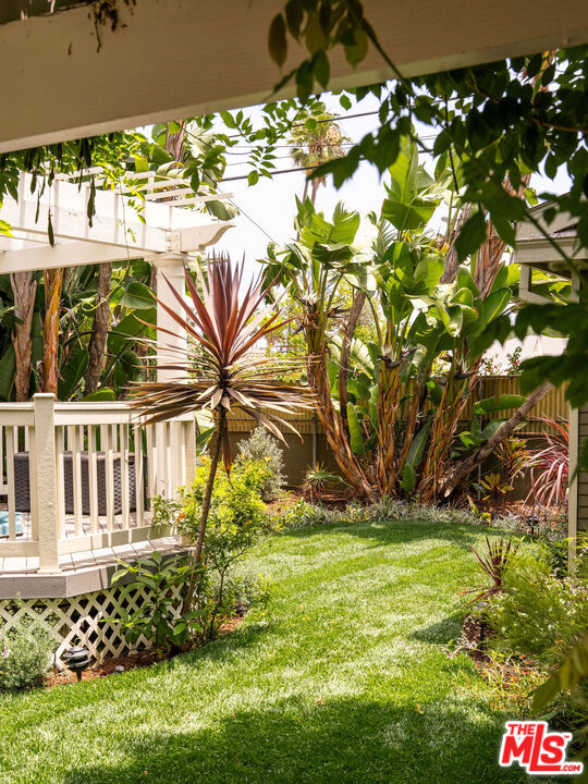 1402 N Benton Way, Los Angeles CA: https://media.crmls.org/mediaz/002b667f-516d-4255-973e-2d5a62395b25.jpg
