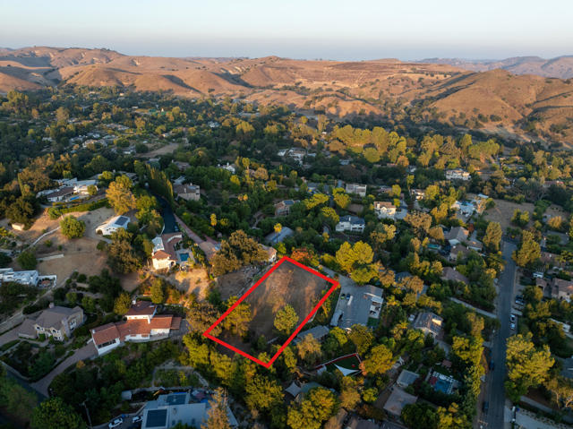 53 Foothill Drive, Agoura Hills CA: https://media.crmls.org/mediaz/002b7a8d-ac4e-4a1b-84c0-57b02cff1a04.jpg