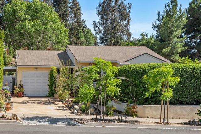 8455 Nentra St, La Mesa CA: https://media.crmls.org/mediaz/002baff7-cc50-4ba1-96e5-11aad92adb5f.jpg