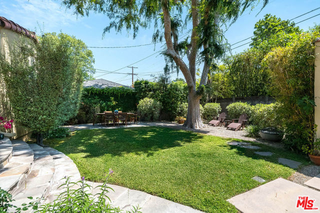 4150 Elmer Avenue, Studio City CA: https://media.crmls.org/mediaz/002d9a42-b28d-4d7f-92ce-4e1a4cf8edf8.jpg