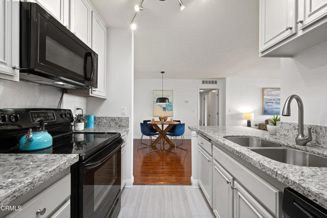 Detail Gallery Image 13 of 39 For 4499 via Marisol #302,  Los Angeles,  CA 90042 - 2 Beds | 2 Baths