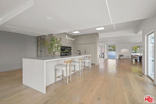 17116 Adlon Road, Encino CA: https://media.crmls.org/mediaz/002dc323-f4c6-43e8-b06a-bf9c1e5c8806.jpg