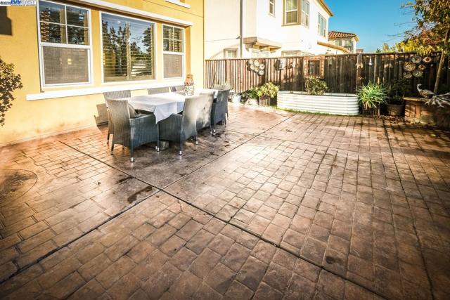 3252 Carpenter Way, San Ramon CA: https://media.crmls.org/mediaz/002e3aa5-9960-411c-b238-2259d0a4d368.jpg