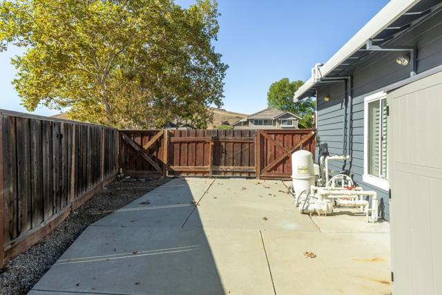 92 Hillview Drive, Danville CA: https://media.crmls.org/mediaz/002e4ac8-6ce2-4f27-a6b5-974316e9c98f.jpg
