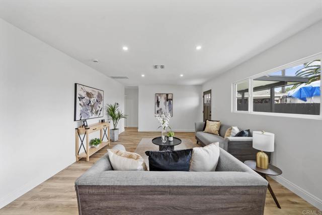 5243 Tara Place, San Diego CA: https://media.crmls.org/mediaz/002ea5c8-06c5-457f-9aac-e4fa5925fc3a.jpg