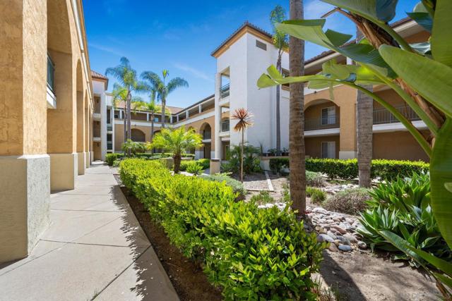 2150 Camino De La Reina, San Diego CA: https://media.crmls.org/mediaz/002eb3d4-7b2a-4369-8115-d8ae3d2bcad4.jpg