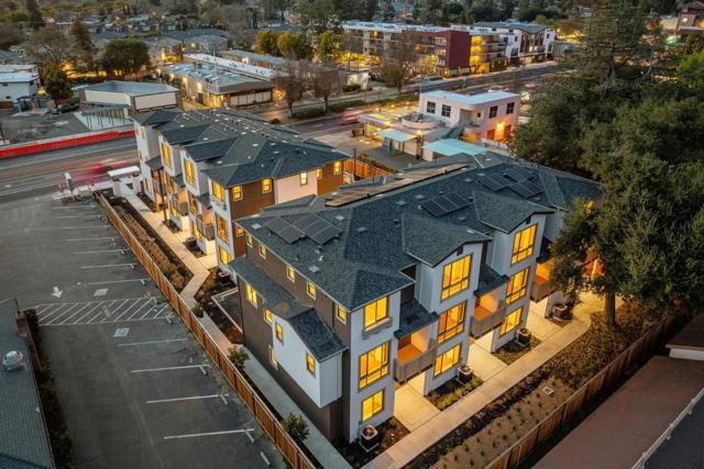 955 Woodside Road, Redwood City CA: https://media.crmls.org/mediaz/002ef018-a216-4596-93e6-da1147eab272.jpg