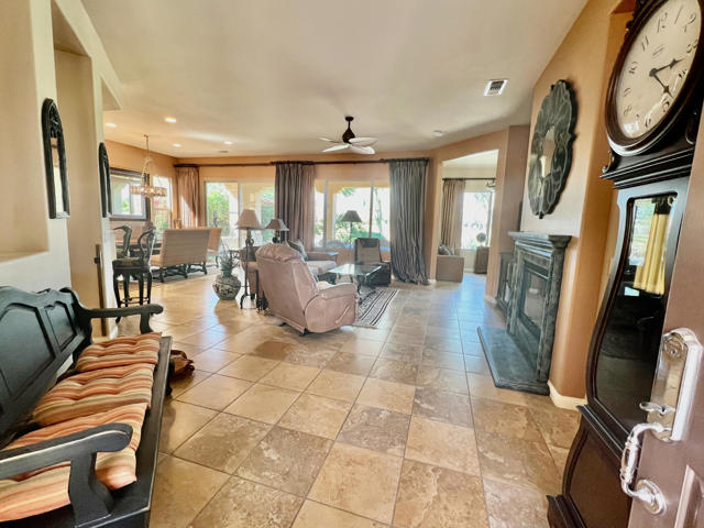 81562 Camino Los Milagros, Indio CA: https://media.crmls.org/mediaz/002f1393-7b83-44a6-abb3-8076639fe46c.jpg