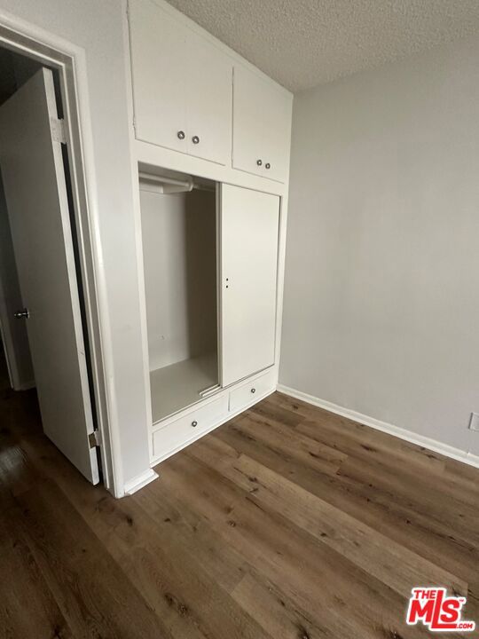 212 E Tamarack Avenue, Inglewood CA: https://media.crmls.org/mediaz/002f5e78-f951-49b6-8033-5974e2f0fe02.jpg