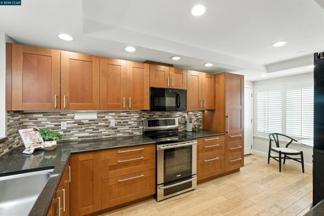3625 Crow Canyon Road, San Ramon CA: https://media.crmls.org/mediaz/002f6346-9221-4445-8d26-0cfbe2319156.jpg