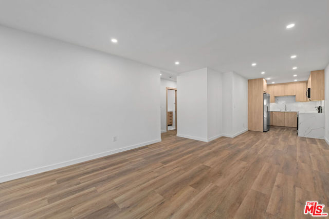 2447 N Beachwood Drive, Los Angeles CA: https://media.crmls.org/mediaz/002feeb1-59fd-4008-932b-2fed769ad45b.jpg