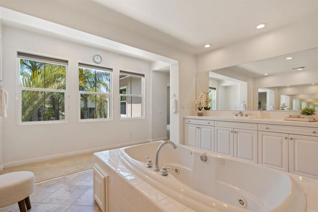 3463 Corte Fresa, Carlsbad CA: https://media.crmls.org/mediaz/00301d0d-94a5-4abc-9f47-c076e5eb9b88.jpg