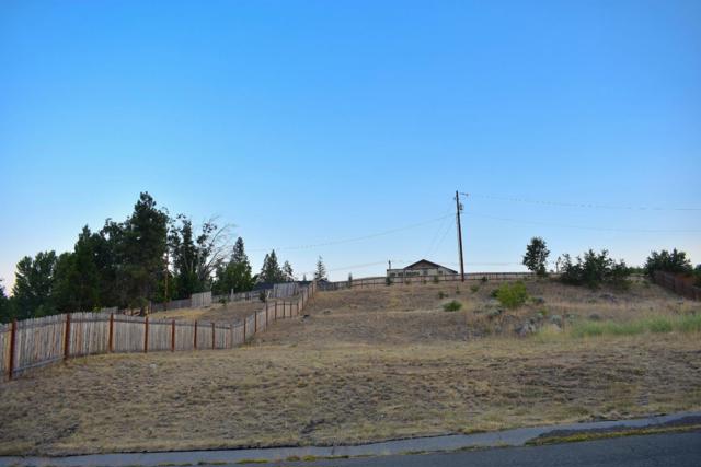 891 S Davis Avenue, Weed CA: https://media.crmls.org/mediaz/0030d5da-5a61-4849-850a-27215b5743bb.jpg