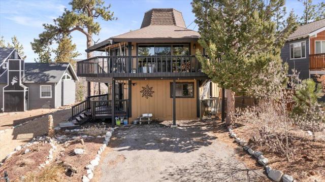 719 Villa Grove Avenue, Big Bear CA: https://media.crmls.org/mediaz/003170e6-5879-4929-86ca-a913d850ff67.jpg