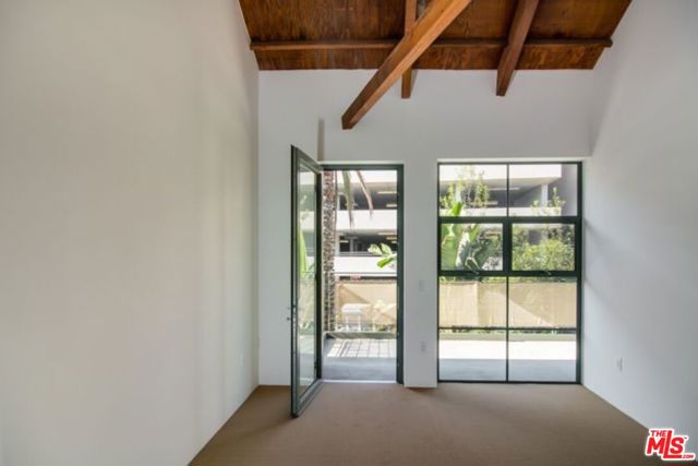 1046 PRINCETON Drive, Marina del Rey CA: https://media.crmls.org/mediaz/0031b5a1-88b9-465e-bc98-0d64495e524e.jpg