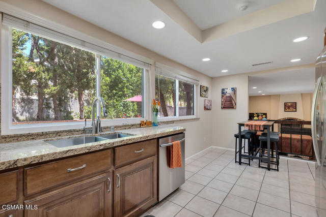4022 Old Topanga Canyon Road, Calabasas CA: https://media.crmls.org/mediaz/0031c06f-f3fc-421d-858e-7ba365a6839f.jpg