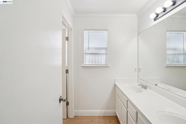 4902 Alterra Way, Sacramento CA: https://media.crmls.org/mediaz/0031f1b7-a895-474f-8fee-cd5352ca232b.jpg