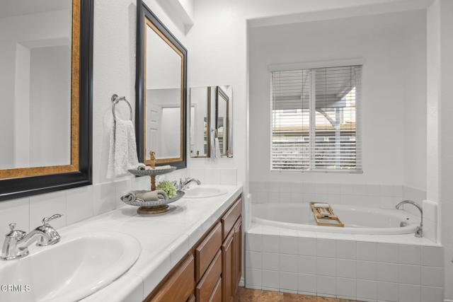 3806 Golden Pond Drive, Camarillo CA: https://media.crmls.org/mediaz/003222a7-b562-4899-a270-433461311291.jpg