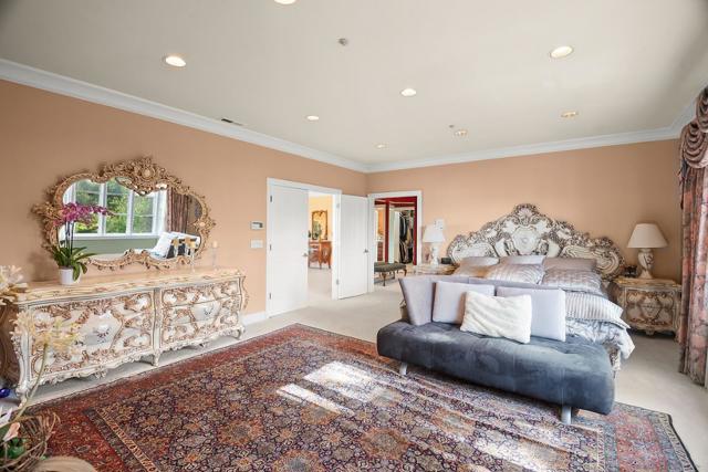 16840 Cypress Way, Los Gatos CA: https://media.crmls.org/mediaz/003259e6-595c-4bed-ab3e-e6d662d86dd5.jpg