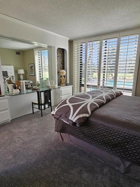 910 Island Drive, Rancho Mirage CA: https://media.crmls.org/mediaz/00328c0e-81b9-49ca-9fd2-bd0341ac8ec3.jpg