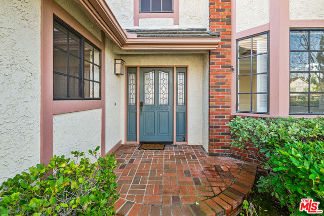5722 Hempstead Drive photo 3