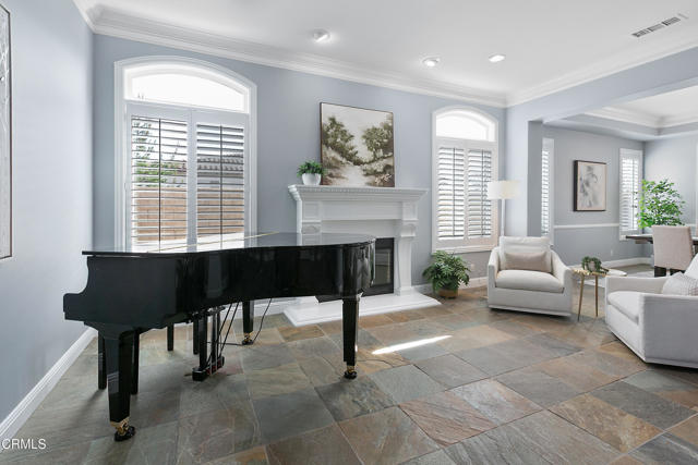 Detail Gallery Image 8 of 67 For 12428 Palmer Dr, Moorpark,  CA 93021 - 5 Beds | 5/1 Baths