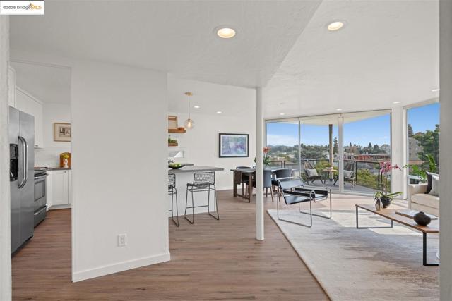 383 Staten Ave, Oakland CA: https://media.crmls.org/mediaz/0033d310-d42d-45fd-ab3e-a6a9296802fe.jpg