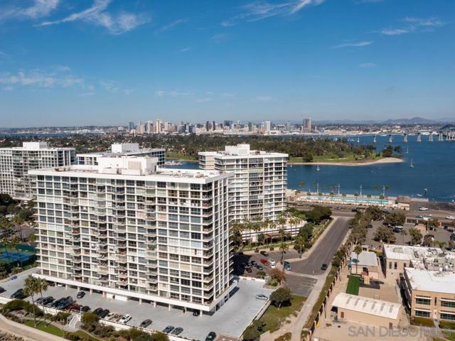 1830 Avenida Del Mundo, Coronado CA: https://media.crmls.org/mediaz/0033e157-f846-4136-a1a2-4970bddf33ea.jpg