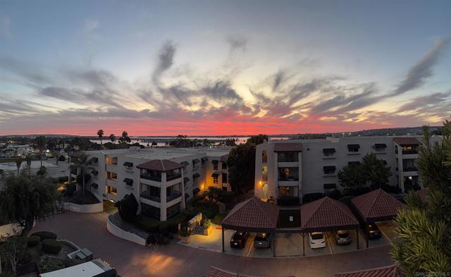 2530 Clairemont Dr, San Diego CA: https://media.crmls.org/mediaz/003463d9-5d36-4dfc-868e-1fc3107f2721.jpg