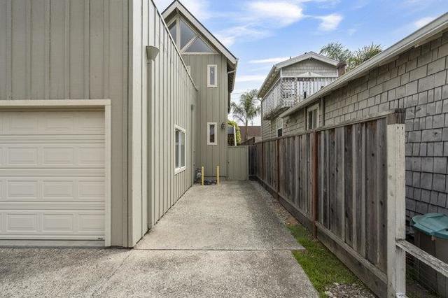 410 35th Avenue, Santa Cruz CA: https://media.crmls.org/mediaz/0034b628-eafa-4a41-b1be-494f10de9d18.jpg