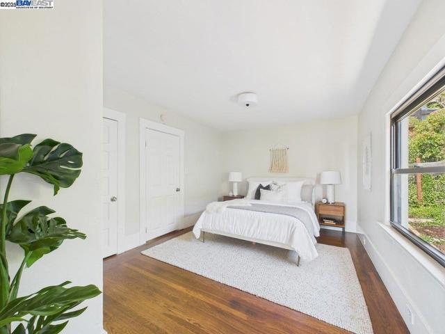 4418 Virginia Ave, Oakland CA: https://media.crmls.org/mediaz/003508b2-4458-40a5-bdfd-e40af0821d1c.jpg
