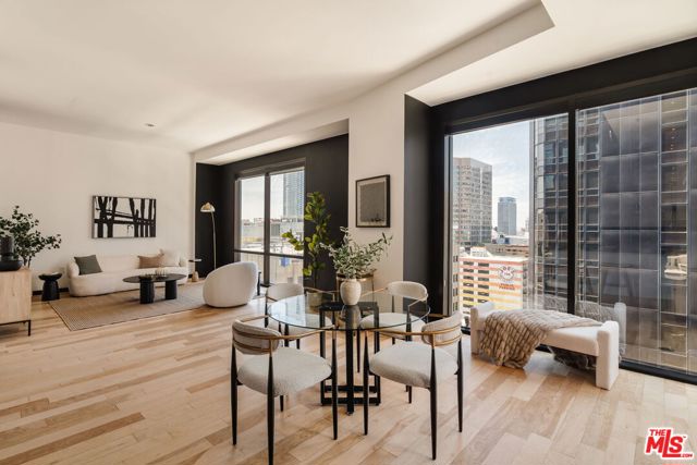655 S Hope Street, Los Angeles CA: https://media.crmls.org/mediaz/00352a71-864f-40c6-ba62-c769523a2825.jpg