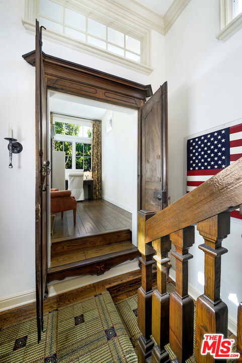 130 S LAYTON Drive, Los Angeles CA: https://media.crmls.org/mediaz/00353639-93de-4fb1-bb20-73a7c9b188bd.jpg