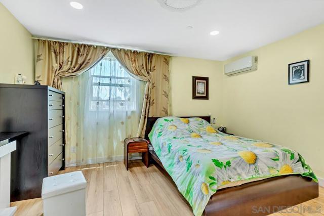 1003 Hayes Ave, San Diego CA: https://media.crmls.org/mediaz/00353e0f-02c6-4a86-9b3c-71cdf10015f3.jpg