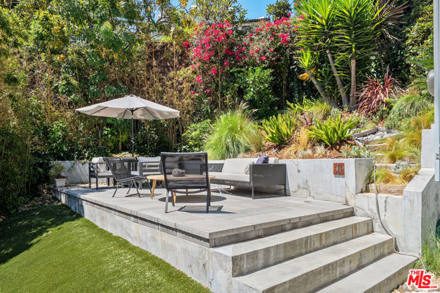 2465 N Gower Street, Los Angeles CA: https://media.crmls.org/mediaz/00367c03-0af2-4f32-99c5-55cad70fda75.jpg