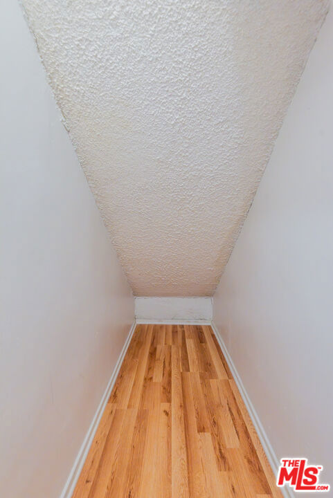 https://media.crmls.org/mediaz/0036f726-b6b8-4862-9e9b-4d825a2d0e08.jpg?preset=X-Large