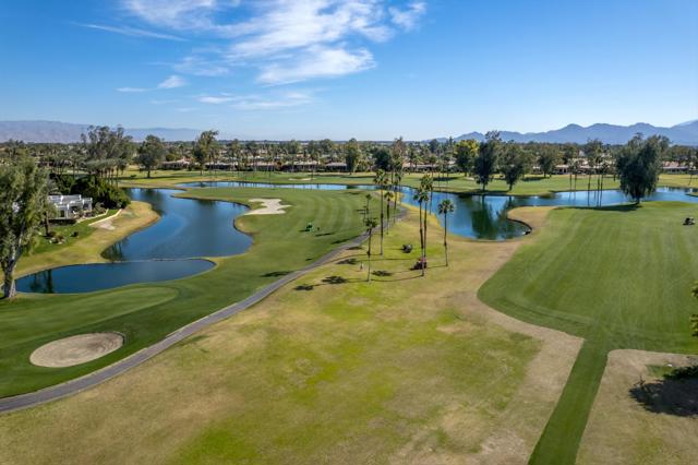 10109 Lakeview Drive, Rancho Mirage CA: https://media.crmls.org/mediaz/0037c845-4d1b-4fcb-b7ce-f6ca20fd67cb.jpg