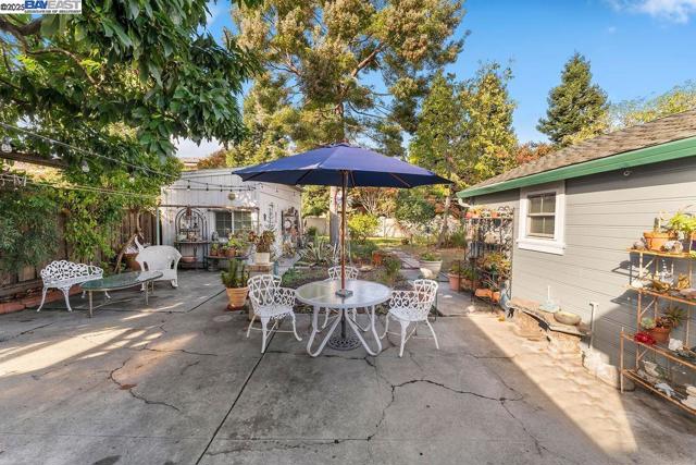 1112 Elgin St, San Lorenzo CA: https://media.crmls.org/mediaz/00382287-49a7-48ff-921d-0c8e52cc1b12.jpg